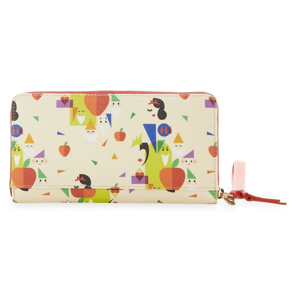 Snow White and the Seven Dwarfs 85th Anniversary Dooney & Bourke Wallet (back)
