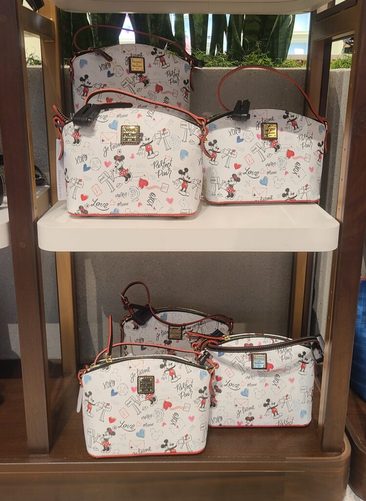 Mickey and Minnie Mouse Sweethearts Vault Dooney & Bourke Crossbody Bag Mickey and Minnie Mouse Sweethearts Vault Dooney & Bourke Crossbody Bag