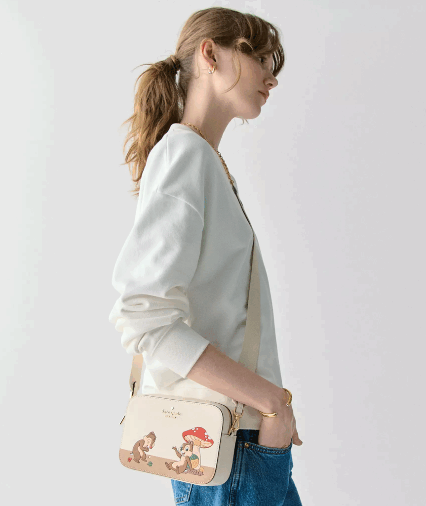 Kate Spade ディズニー×Ksny チップ＆デール ミニカメラバッグ Disney X Ksny Chip N Dale Mini Camera Bag | Kate Spade IT